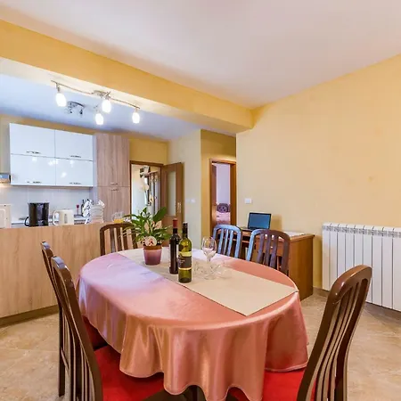 Sandi Apartmán *